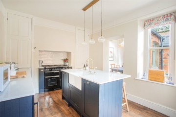 image of Gumstool Hill, Tetbury