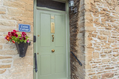 Arrange a viewing for Tetbury